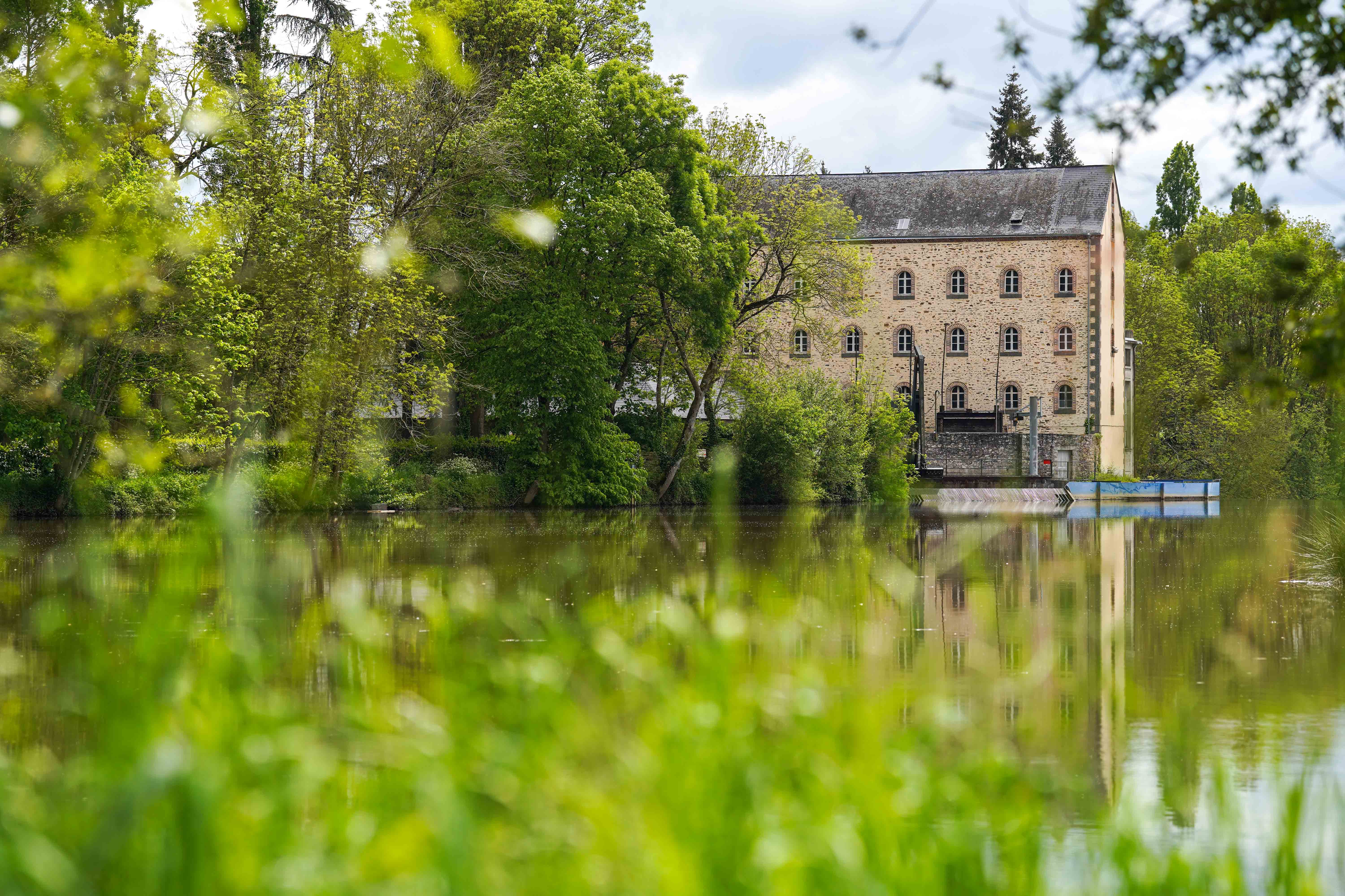 https://www.laval.fr/fileadmin/Phototheque_agglo/Tourisme/Haltes_fluviales/Rivi%C3%A8re_Entrammes.jpg